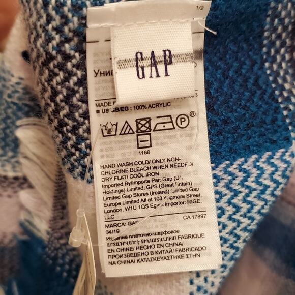 Gap Blue‎ White Warm comfy plaid fringed scarf wrap new!!!! - Picture 3 of 4